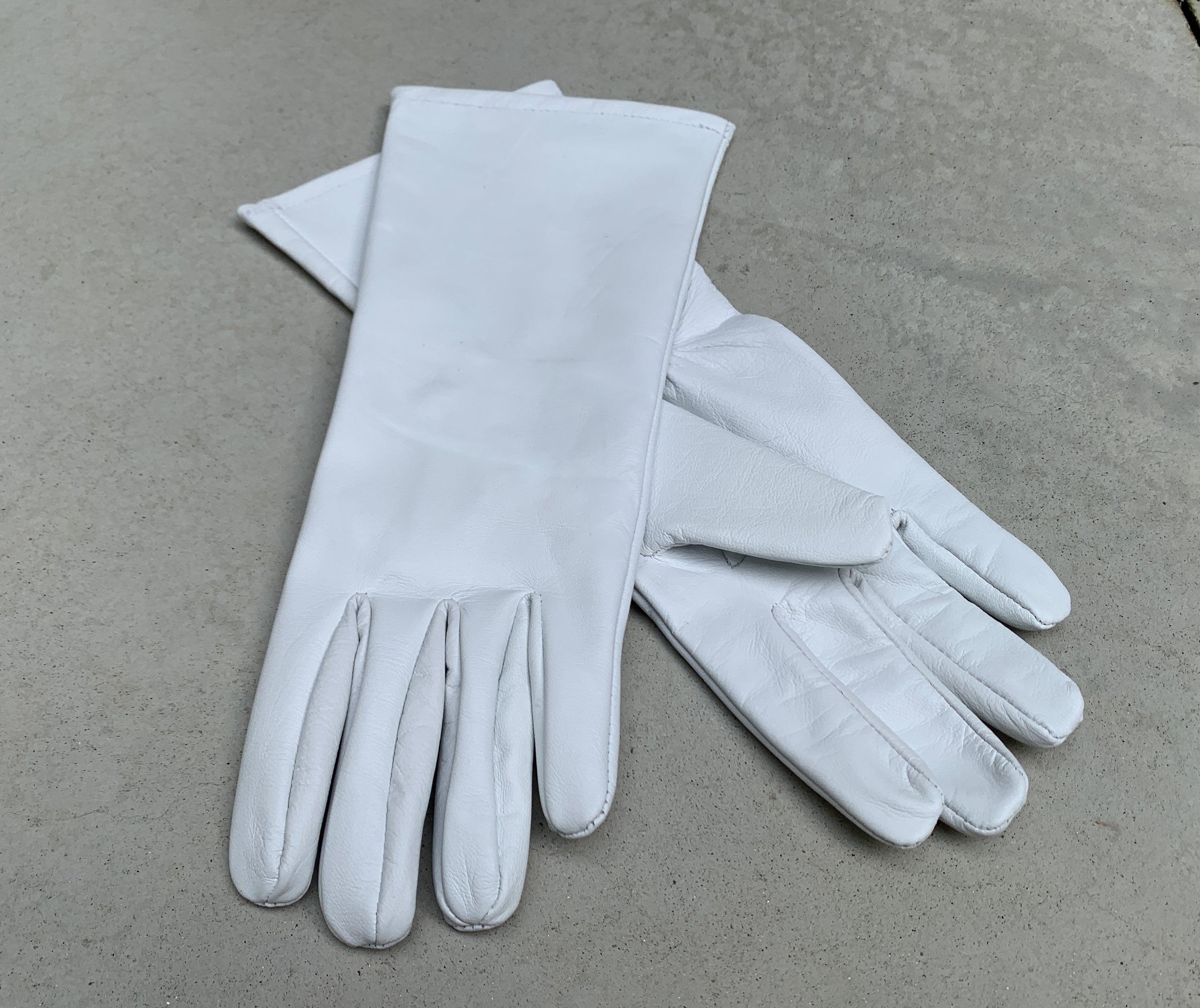 Super hero MEDIUM length gauntlet leather gloves